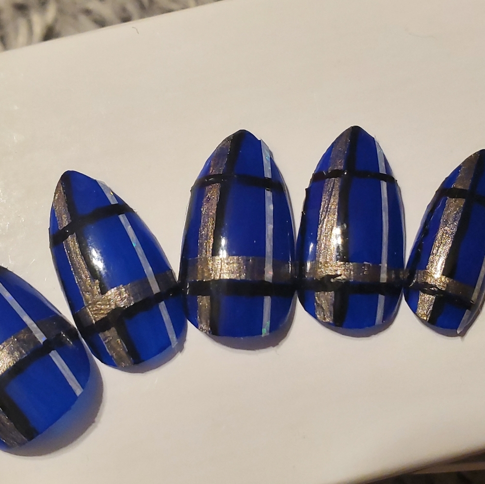 Blue plaid stiletto press on nails